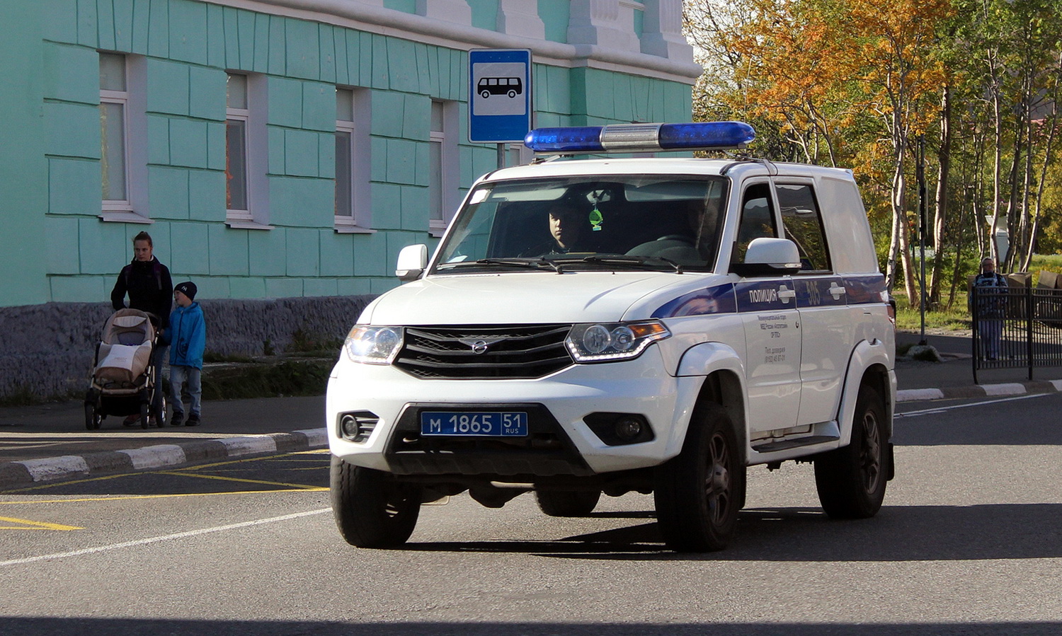 Мурманская область, УАЗ-3163-015-АП № М 1865 51
